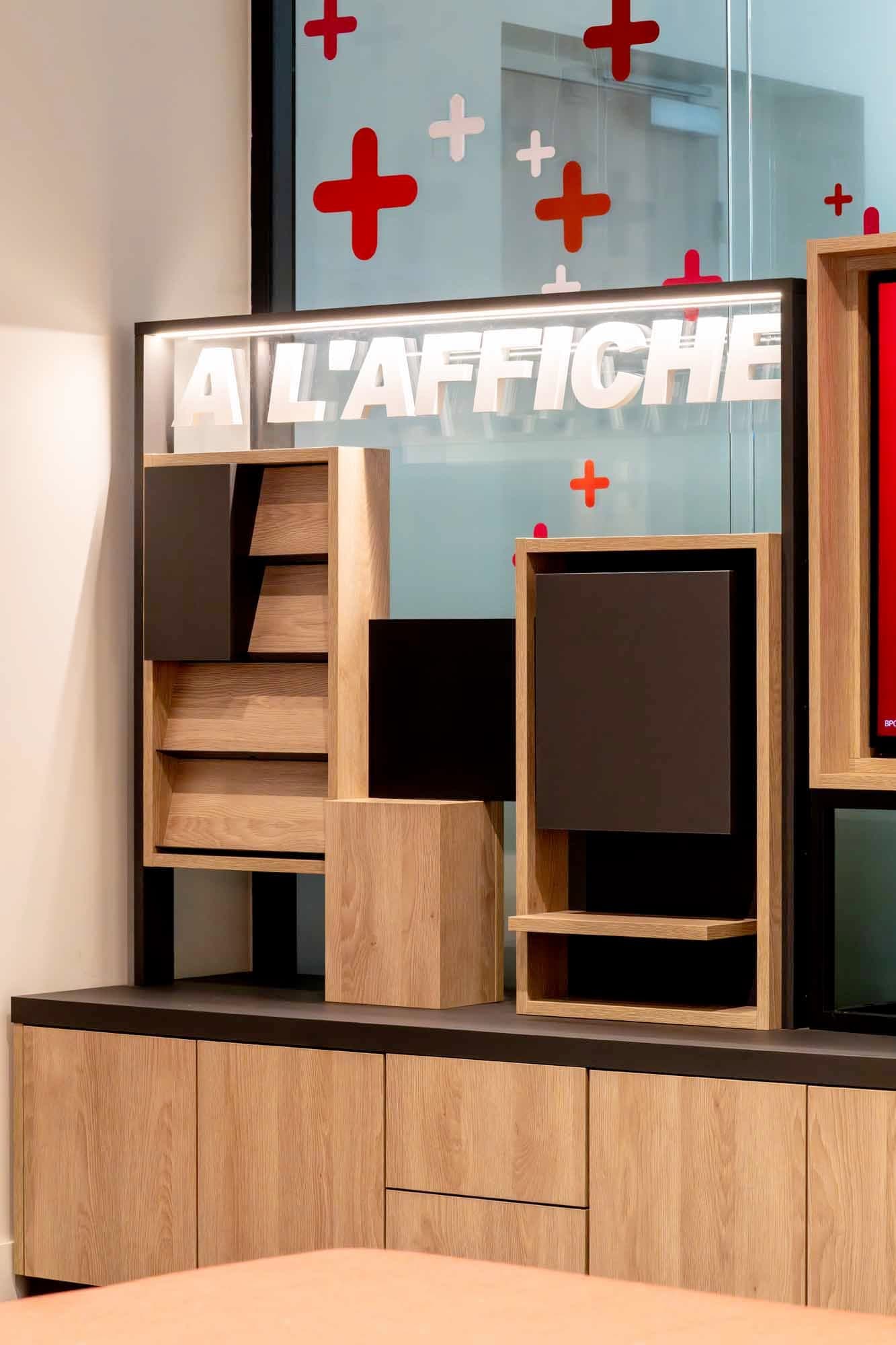 Le module À l'affiche et son meuble bas.